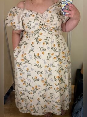 EUC LEA Size 1X Cream Lemon-Print Off-Shoulder Midi Dress